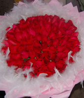 99 red roses