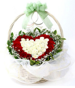 China flowers service - Heart-shape flower arrangment