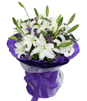 9 White Lily Bouquet