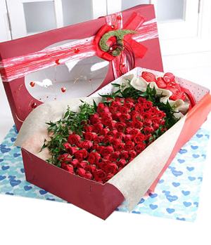 66 Red Roses in Box