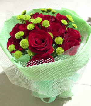 Green Gerbera And Red Roses Bouquet To China