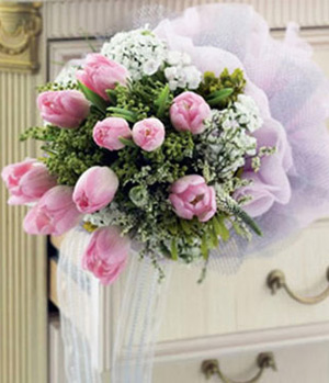 11 pink tulips bouquet