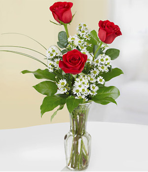 Fresh 3 Roses In Vase