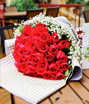 33 Red Roses Delivered In China