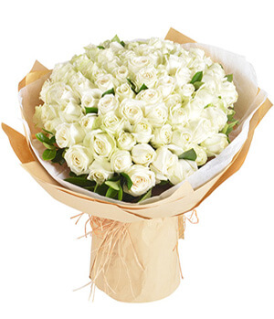 Forever Heart: 99 White Roses